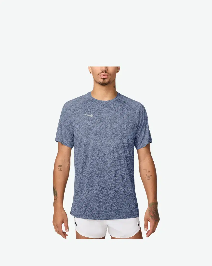 Tee-Shirt À Manches Courtes Et Motifs Réfléchissants Dri-Fit Adv Nike Stride M - HV5203-499 (0) au meilleur prix !