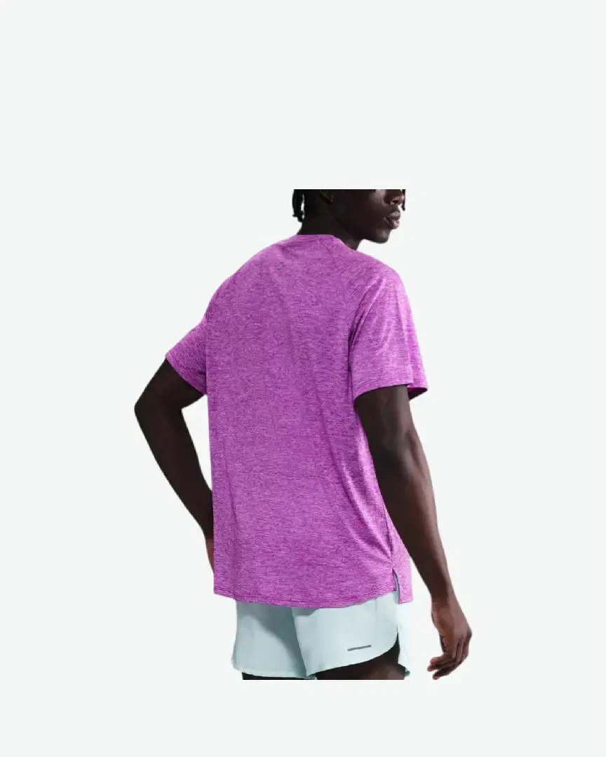 Tee-Shirt À Manches Courtes Et Motifs Réfléchissants Dri-Fit Adv Nike Stride M - HV5203-551 (1) au meilleur prix !