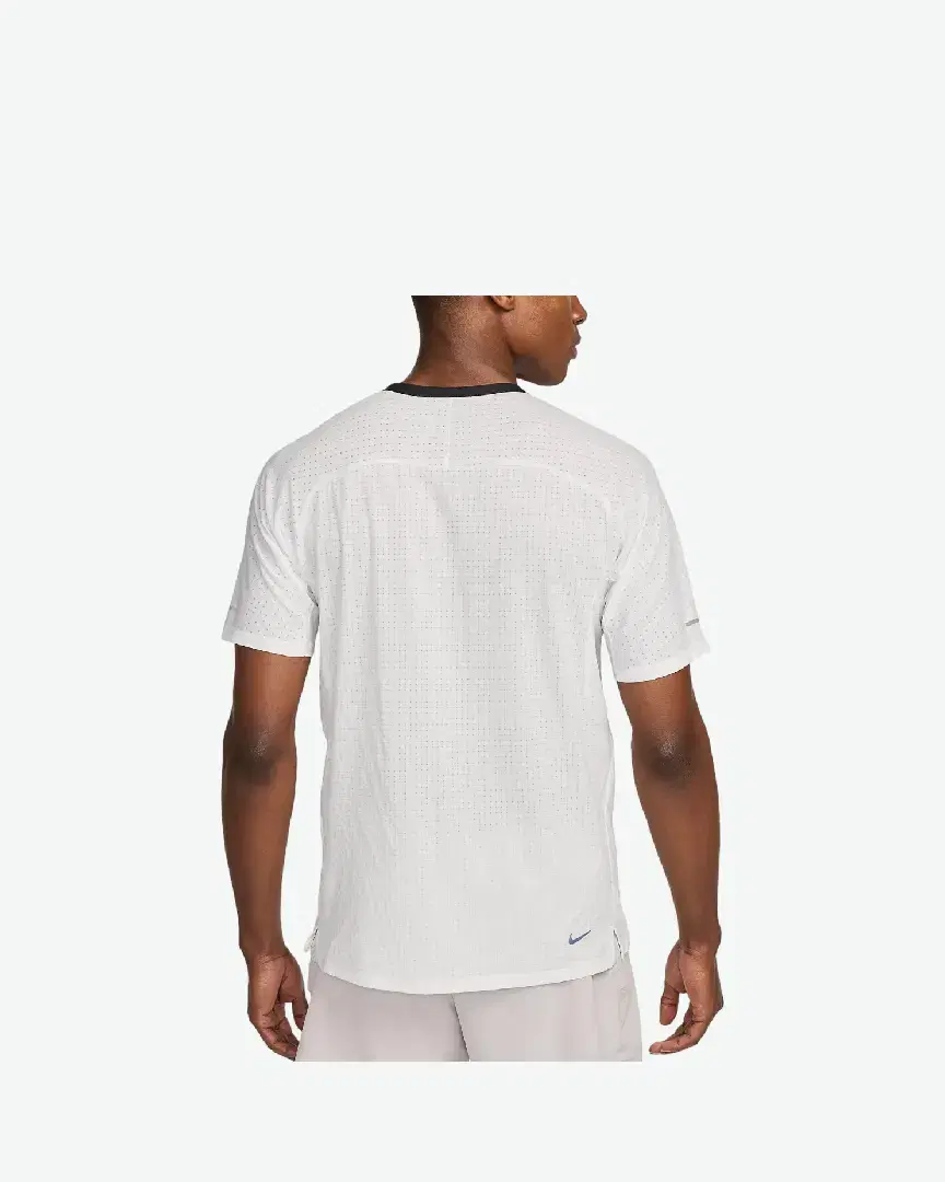 Tee-Shirt Nike M Nk Df Solar Chase Ss Top M - DV9305-121 (1) au meilleur prix !