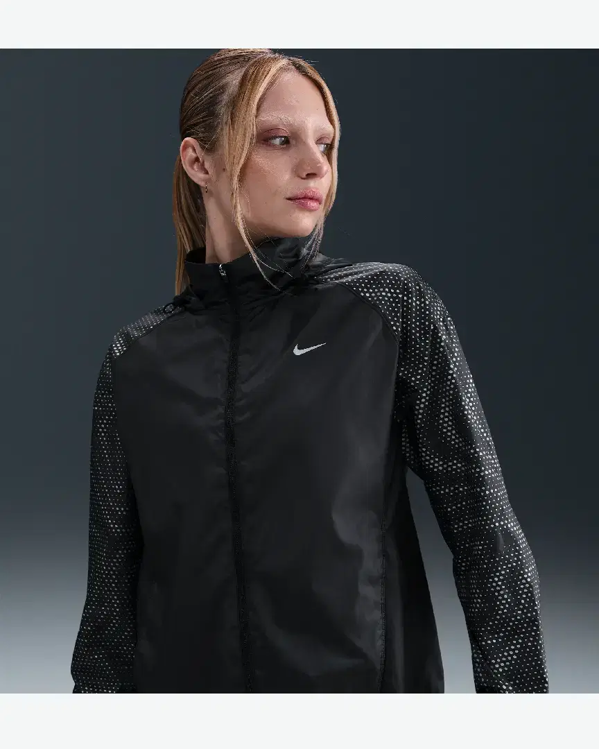 Veste Déperlante Nike Tempo Flash W - HV2985-010 (0) au meilleur prix !