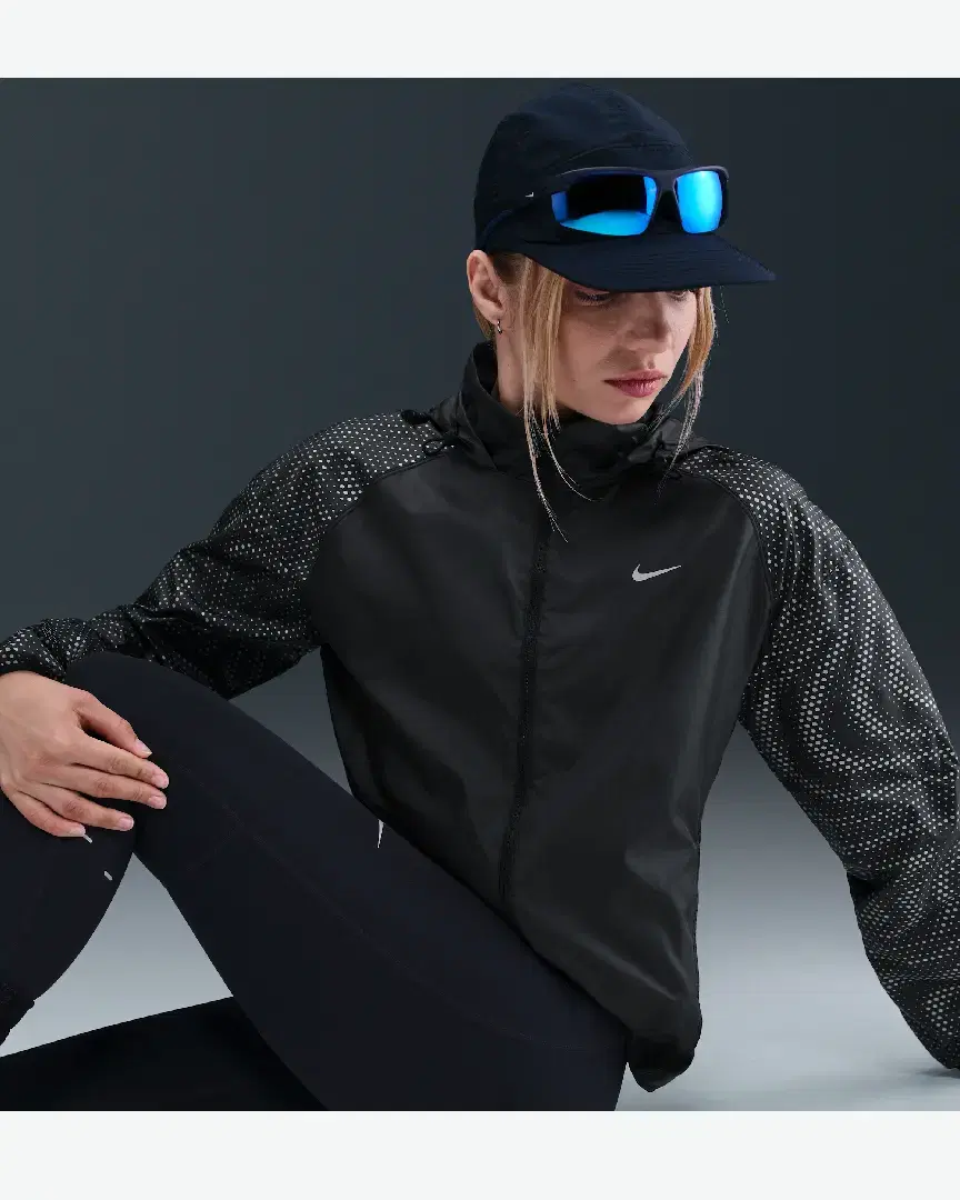 Veste Déperlante Nike Tempo Flash W - HV2985-010 (2) au meilleur prix !