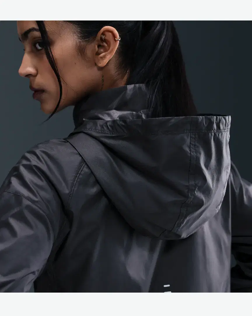 Veste Déperlante Nike Tempo W - HV5769-010 (1) au meilleur prix !