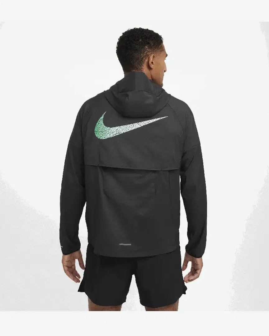 Veste À Capuche Nike Impossibly Light Eliud Kipchoge M - FV9606-010 (1) au meilleur prix !