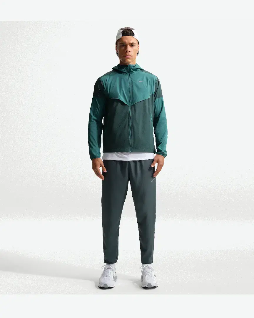 Veste À Capuche Nike Impossibly Light Windrunner M - HV6521-379 (3) au meilleur prix !