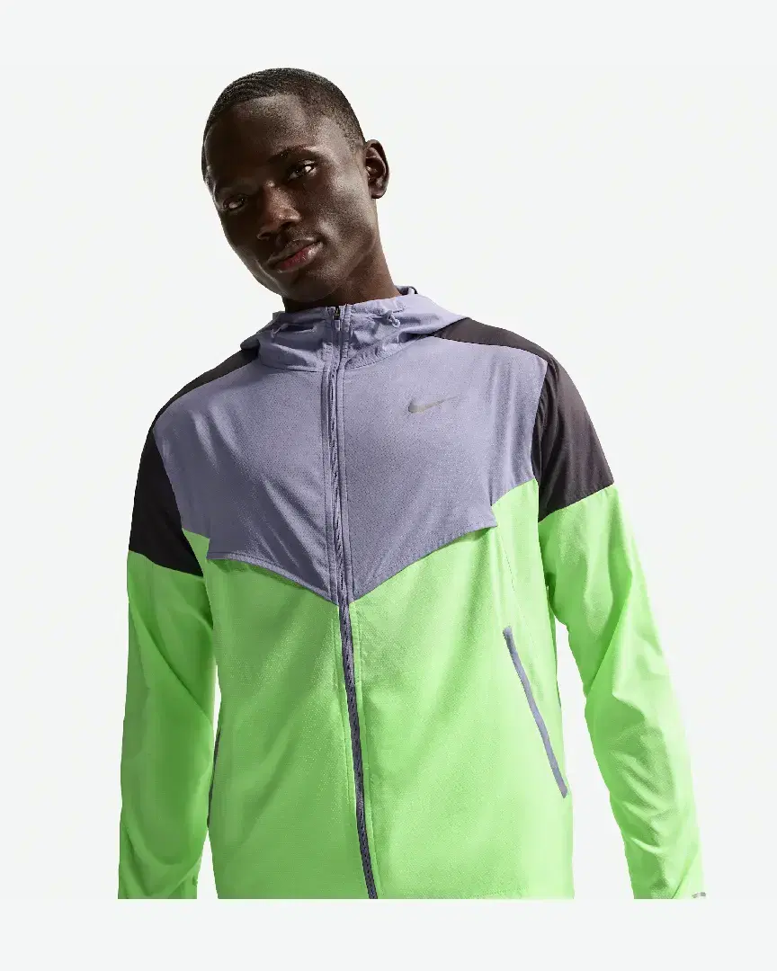 Veste À Capuche Nike Impossibly Light Windrunner M - HV6521-506 (0) au meilleur prix !