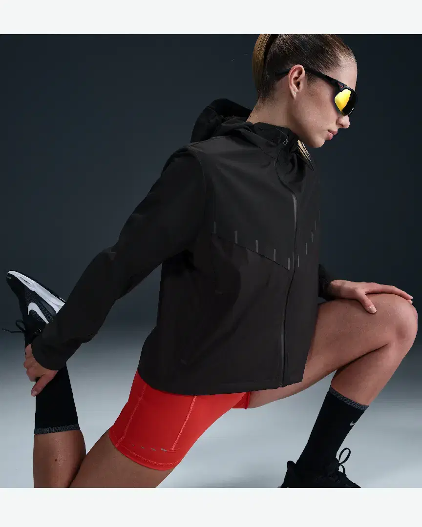 Veste Storm-Fit Nike Aeroswift Aerogami W - FZ3396-010 (2) au meilleur prix !